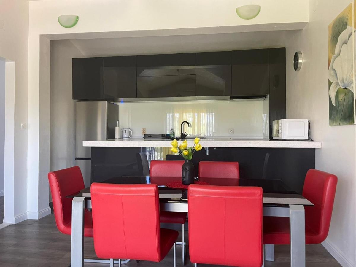 Sweet Apartment In Quiet Part Of Сплит Екстериор снимка
