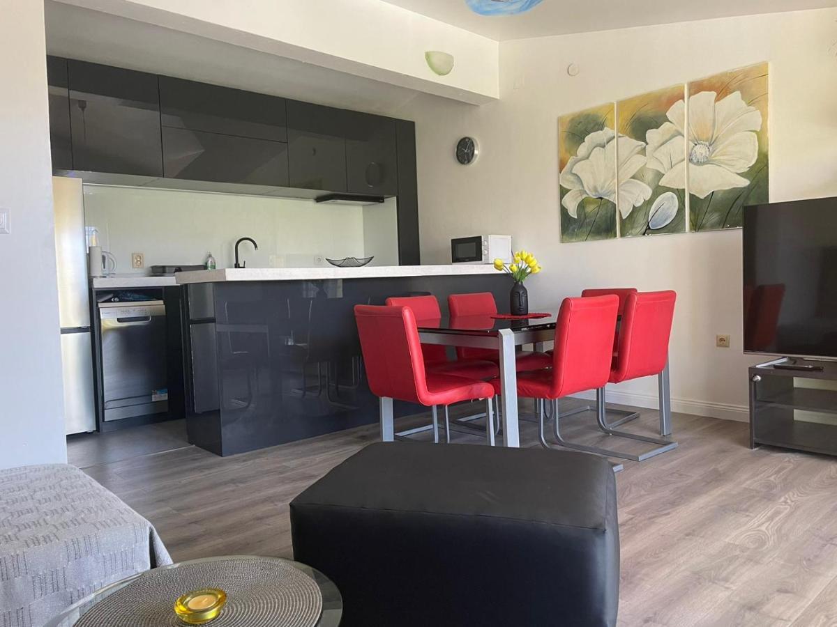Sweet Apartment In Quiet Part Of Сплит Екстериор снимка