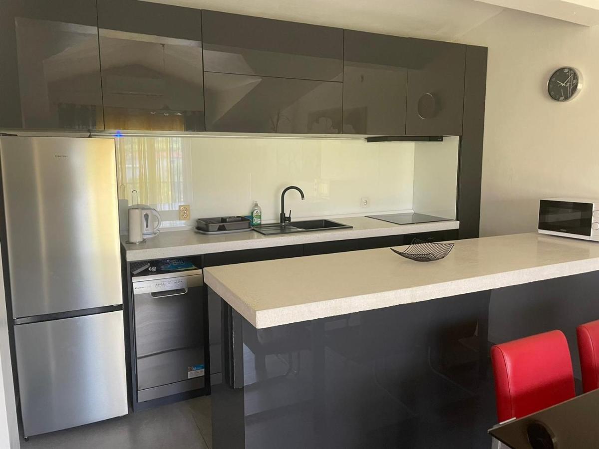 Sweet Apartment In Quiet Part Of Сплит Екстериор снимка